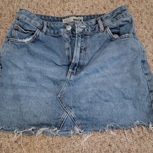 Adorable distressed skirt
